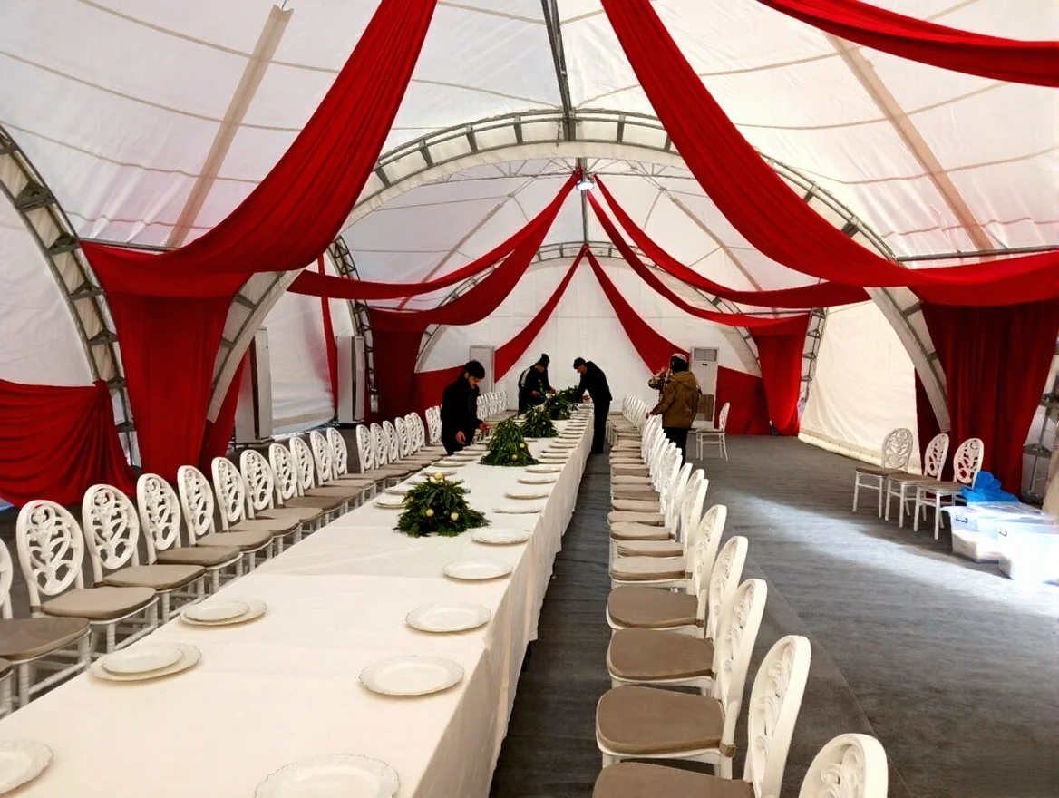 Masa və oturacaqların icarəsi