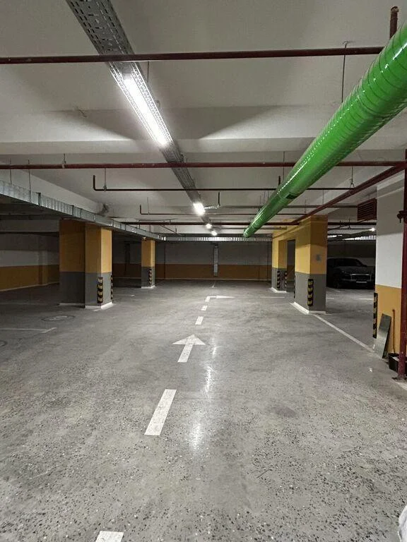 Qaraj-parking icarəyə verilir, Xətai pr.