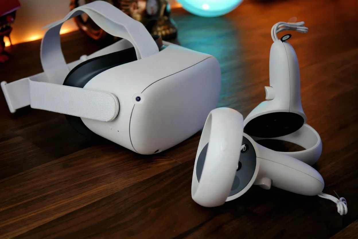 Oculus Quest 2 VR icarəsi