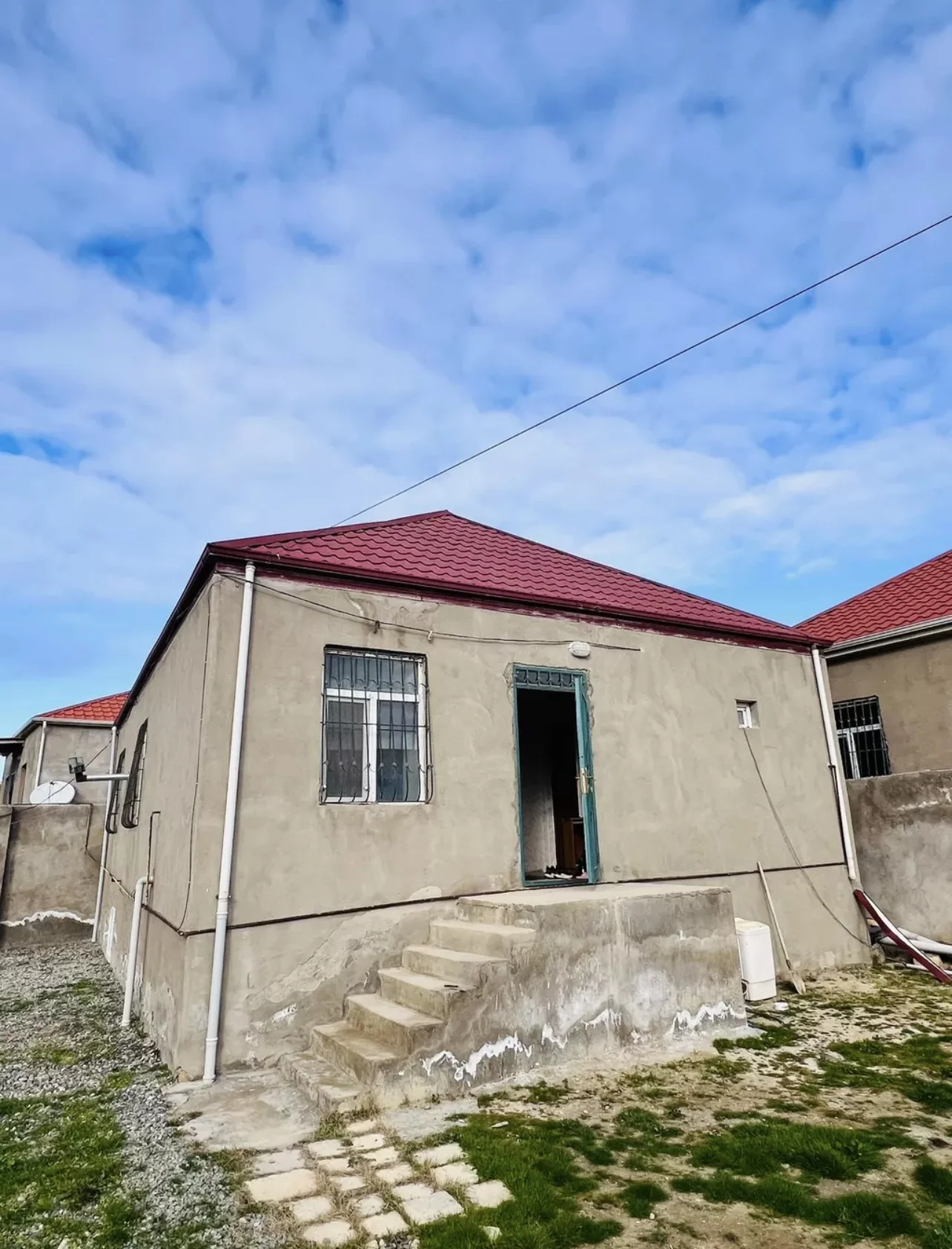 Həyət evi satılır