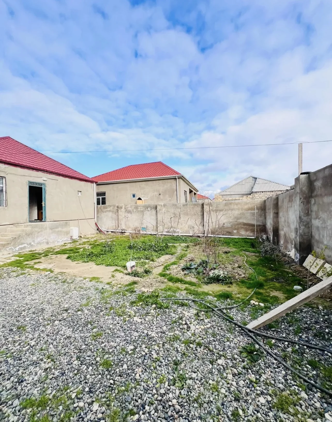 Həyət evi satılır